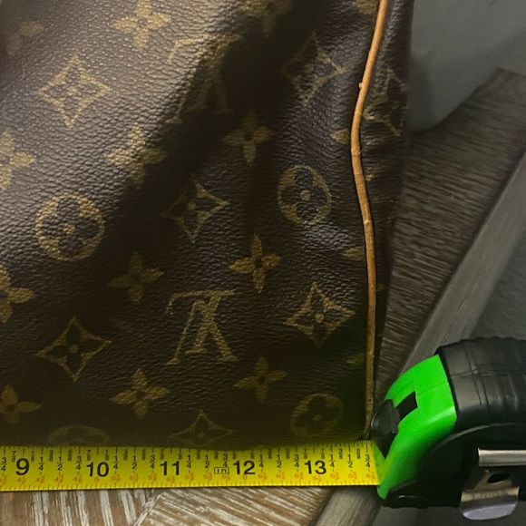 Authentic Louis Vuitton bag - Picture 8 of 12